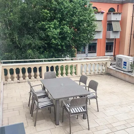 Juliet House 2* Верона