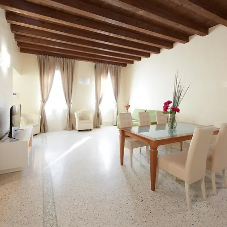 Juliet House 2* Верона