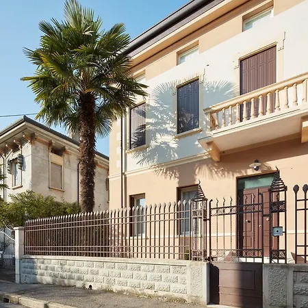 Juliet House Гостьовий будинок Верона