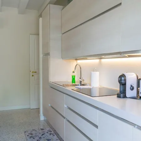 Juliet House Гостьовий будинок 2*