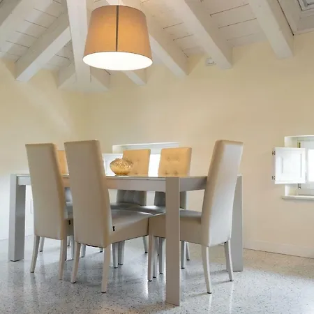 Juliet House 2*