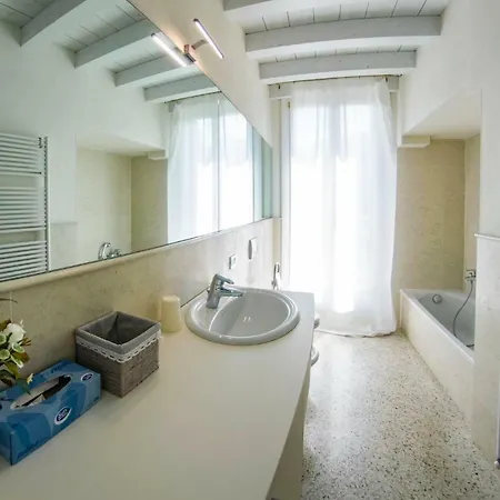 Juliet House 2*