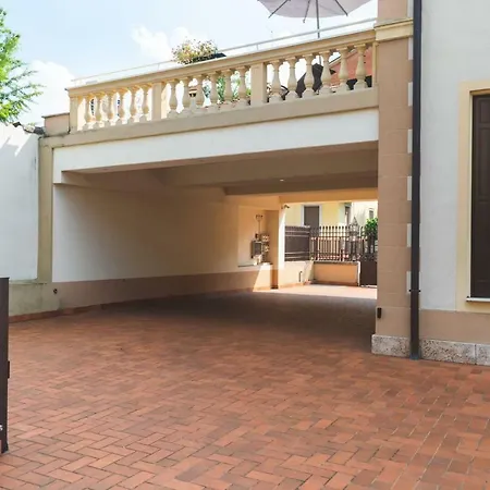 Juliet House Гостьовий будинок