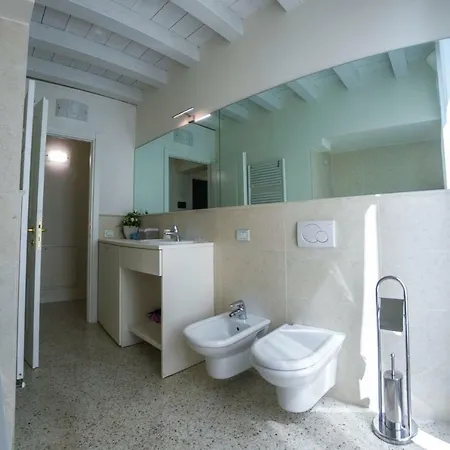 Juliet House 2* Верона
