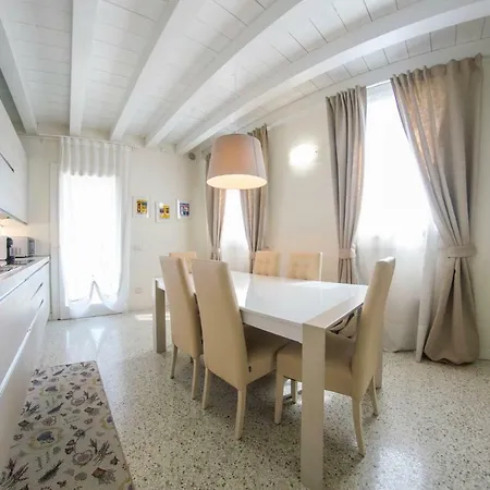 Juliet House 2* Верона